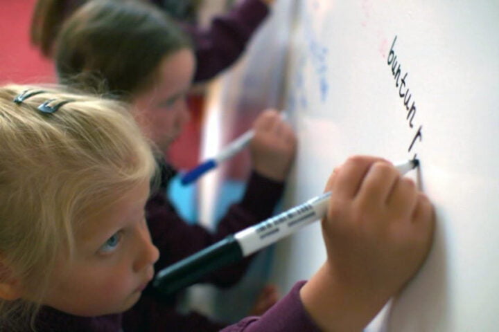 Smart Whiteboard Farbe in der Ausbildung an der Ratoath Junior National School